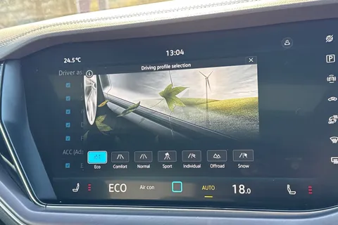 KJ25CVS Volkswagen Touareg 3.0 V6 TDI 4Motion 286 Black Edition 5dr Tip Auto | Heated Windscreen | ACC Thumbnail #36