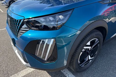 25 of 67 for PEUGEOT e-2008 54kWh GT Auto 5dr (7kW Charger)