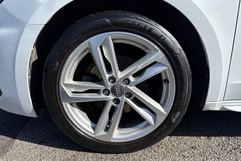 WR19NZX Audi A1 1.0 TFSI 30 S line Sportback Euro 6 (s/s) 5dr Thumbnail #13