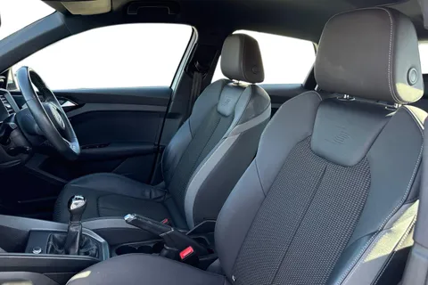 WR19NZX Audi A1 1.0 TFSI 30 S line Sportback Euro 6 (s/s) 5dr Thumbnail #17