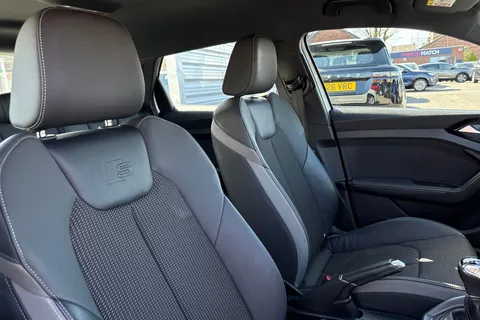 WR19NZX Audi A1 1.0 TFSI 30 S line Sportback Euro 6 (s/s) 5dr Thumbnail #25