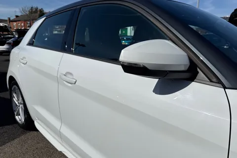 WR19NZX Audi A1 1.0 TFSI 30 S line Sportback Euro 6 (s/s) 5dr Thumbnail #47