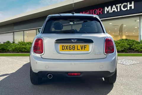 4 of 63 for Mini Hatch 1.5 Cooper Classic Euro 6 (s/s) 5dr