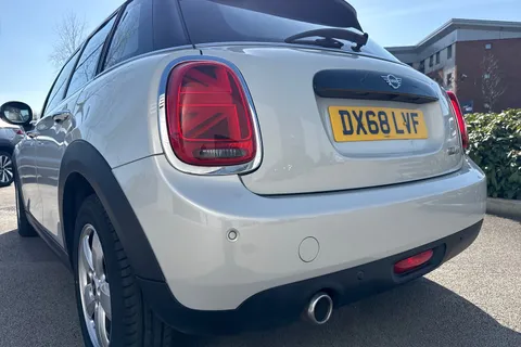 8 of 63 for Mini Hatch 1.5 Cooper Classic Euro 6 (s/s) 5dr