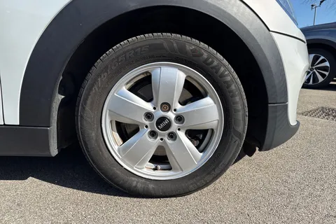 11 of 63 for Mini Hatch 1.5 Cooper Classic Euro 6 (s/s) 5dr