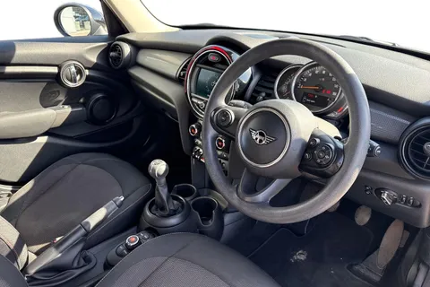 14 of 63 for Mini Hatch 1.5 Cooper Classic Euro 6 (s/s) 5dr