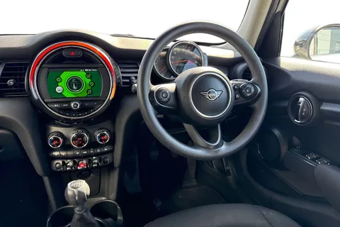 18 of 63 for Mini Hatch 1.5 Cooper Classic Euro 6 (s/s) 5dr