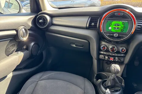 20 of 63 for Mini Hatch 1.5 Cooper Classic Euro 6 (s/s) 5dr