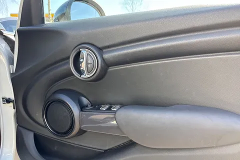 21 of 63 for Mini Hatch 1.5 Cooper Classic Euro 6 (s/s) 5dr