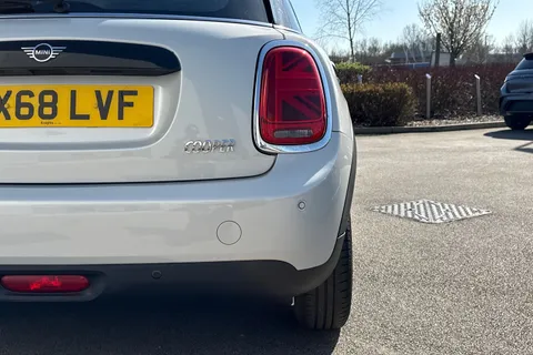 28 of 63 for Mini Hatch 1.5 Cooper Classic Euro 6 (s/s) 5dr