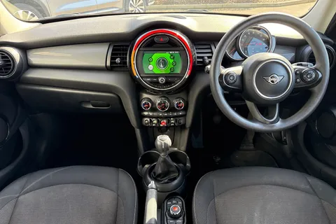 31 of 63 for Mini Hatch 1.5 Cooper Classic Euro 6 (s/s) 5dr