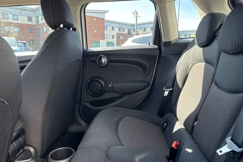 33 of 63 for Mini Hatch 1.5 Cooper Classic Euro 6 (s/s) 5dr