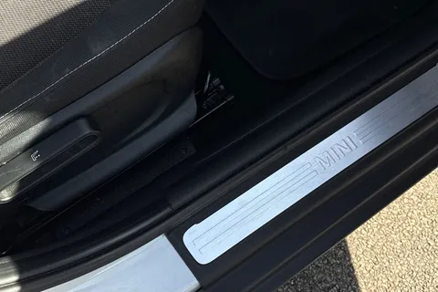 37 of 63 for Mini Hatch 1.5 Cooper Classic Euro 6 (s/s) 5dr
