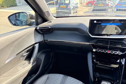 14 of 67 for PEUGEOT e-2008 54kWh Allure Auto 5dr (7kW Charger)