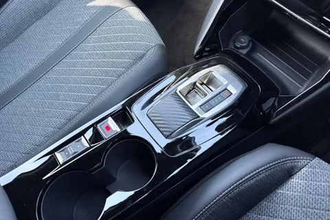 19 of 67 for PEUGEOT e-2008 54kWh Allure Auto 5dr (7kW Charger)