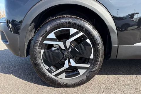 21 of 67 for PEUGEOT e-2008 54kWh Allure Auto 5dr (7kW Charger)