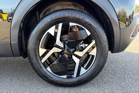 23 of 67 for PEUGEOT e-2008 54kWh Allure Auto 5dr (7kW Charger)