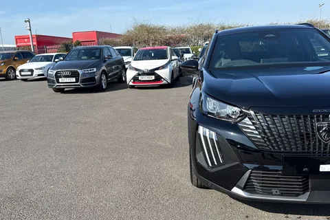 24 of 67 for PEUGEOT e-2008 54kWh Allure Auto 5dr (7kW Charger)