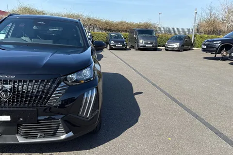 25 of 67 for PEUGEOT e-2008 54kWh Allure Auto 5dr (7kW Charger)