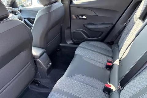 31 of 67 for PEUGEOT e-2008 54kWh Allure Auto 5dr (7kW Charger)