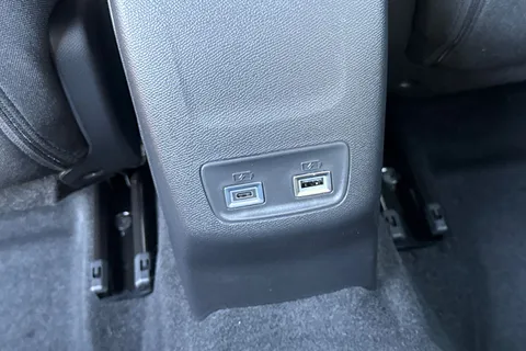 33 of 67 for PEUGEOT e-2008 54kWh Allure Auto 5dr (7kW Charger)