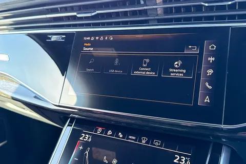 PJ75XKD Audi SQ7 SUV  Black Edition TFSI  507 PS tiptronic Thumbnail #40