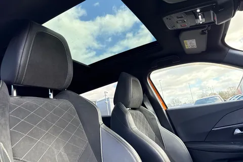 24 of 67 for PEUGEOT e-2008 50kWh GT Premium Auto 5dr (7kW Charger)