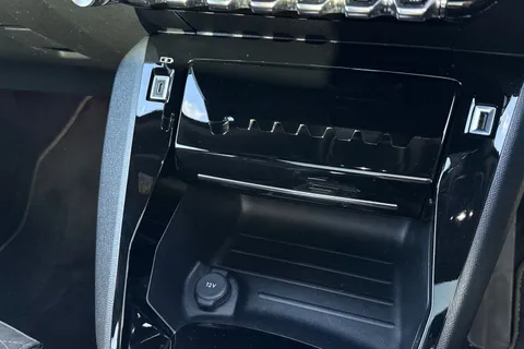 61 of 67 for PEUGEOT e-2008 50kWh GT Premium Auto 5dr (7kW Charger)