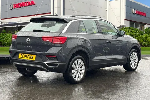 7 of 46 for VOLKSWAGEN T-ROC 1.6 TDI SE 5dr