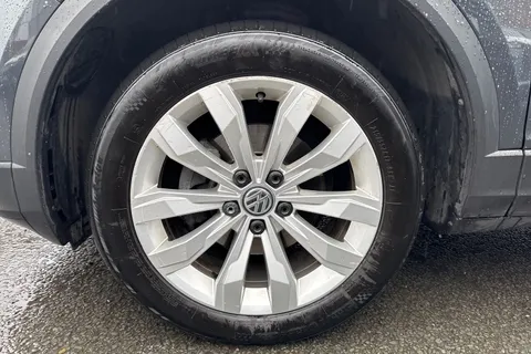 14 of 46 for VOLKSWAGEN T-ROC 1.6 TDI SE 5dr