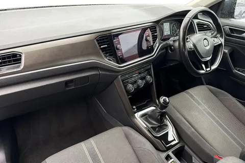 15 of 46 for VOLKSWAGEN T-ROC 1.6 TDI SE 5dr