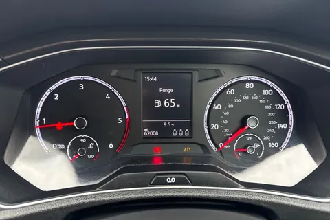 18 of 46 for VOLKSWAGEN T-ROC 1.6 TDI SE 5dr