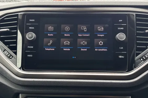 19 of 46 for VOLKSWAGEN T-ROC 1.6 TDI SE 5dr