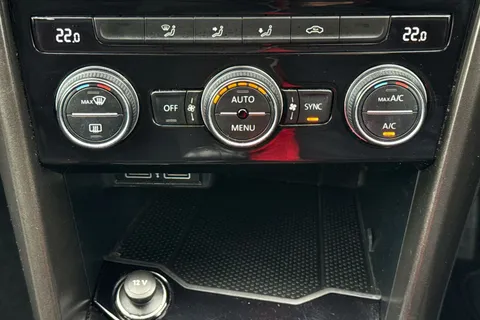 20 of 46 for VOLKSWAGEN T-ROC 1.6 TDI SE 5dr