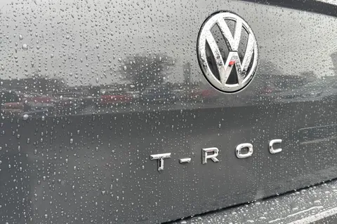 24 of 46 for VOLKSWAGEN T-ROC 1.6 TDI SE 5dr