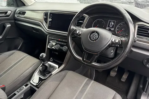 27 of 46 for VOLKSWAGEN T-ROC 1.6 TDI SE 5dr