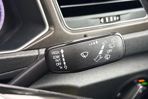 29 of 46 for VOLKSWAGEN T-ROC 1.6 TDI SE 5dr