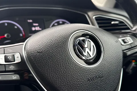 34 of 46 for VOLKSWAGEN T-ROC 1.6 TDI SE 5dr