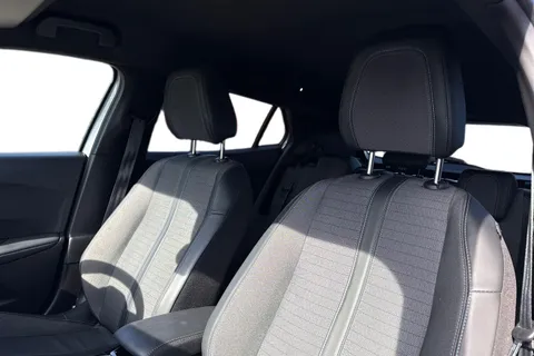 MM23PZC PEUGEOT 2008 1.2 PureTech Allure Premium + Euro 6 (s/s) 5dr Thumbnail #10