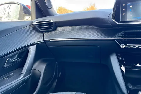 MM23PZC PEUGEOT 2008 1.2 PureTech Allure Premium + Euro 6 (s/s) 5dr Thumbnail #14