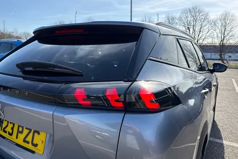 MM23PZC PEUGEOT 2008 1.2 PureTech Allure Premium + Euro 6 (s/s) 5dr Thumbnail #15