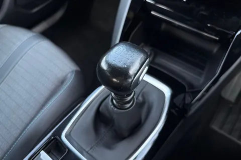 MM23PZC PEUGEOT 2008 1.2 PureTech Allure Premium + Euro 6 (s/s) 5dr Thumbnail #19