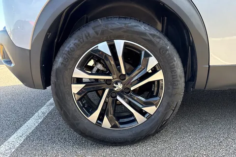 MM23PZC PEUGEOT 2008 1.2 PureTech Allure Premium + Euro 6 (s/s) 5dr Thumbnail #21