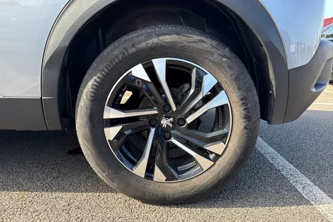 MM23PZC PEUGEOT 2008 1.2 PureTech Allure Premium + Euro 6 (s/s) 5dr Thumbnail #22