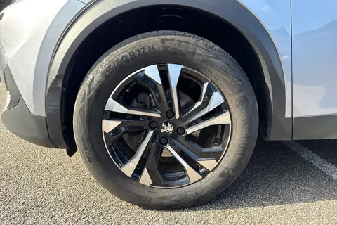 MM23PZC PEUGEOT 2008 1.2 PureTech Allure Premium + Euro 6 (s/s) 5dr Thumbnail #23