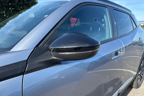 MM23PZC PEUGEOT 2008 1.2 PureTech Allure Premium + Euro 6 (s/s) 5dr Thumbnail #28