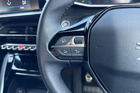 MM23PZC PEUGEOT 2008 1.2 PureTech Allure Premium + Euro 6 (s/s) 5dr Thumbnail #38