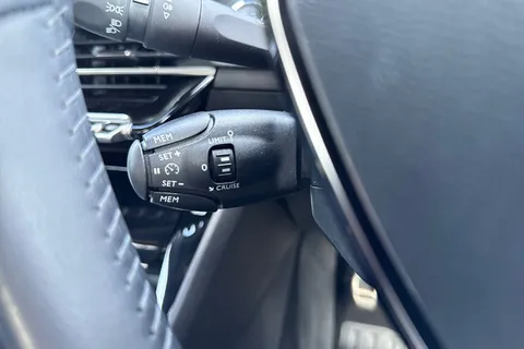 MM23PZC PEUGEOT 2008 1.2 PureTech Allure Premium + Euro 6 (s/s) 5dr Thumbnail #40