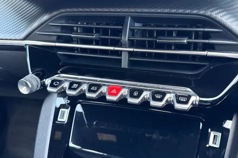 MM23PZC PEUGEOT 2008 1.2 PureTech Allure Premium + Euro 6 (s/s) 5dr Thumbnail #55