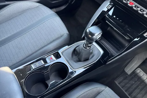 MM23PZC PEUGEOT 2008 1.2 PureTech Allure Premium + Euro 6 (s/s) 5dr Thumbnail #58